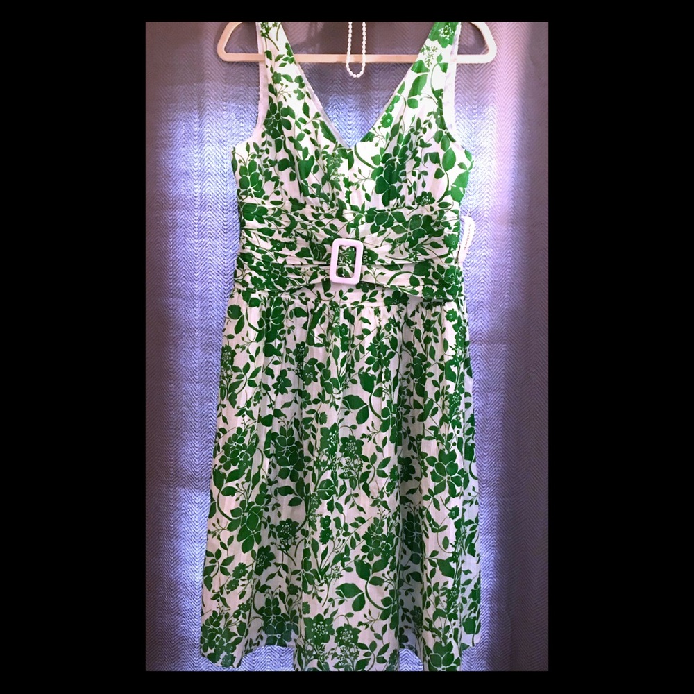 Dressbarn White w/Green leaf summer dress 10 NWT